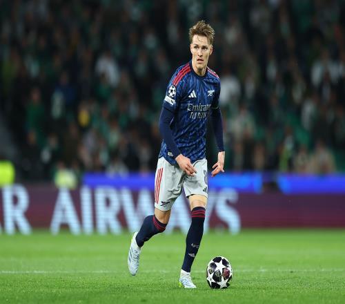 揭秘,曼联与热刺,抢夺科隆球,﻿香港赛马,赛程安排,赛果查询,马匹资料,赛事动态