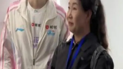 詹姆斯呼吁：无论处境，保持心态平和，策略执行，胜利可期。